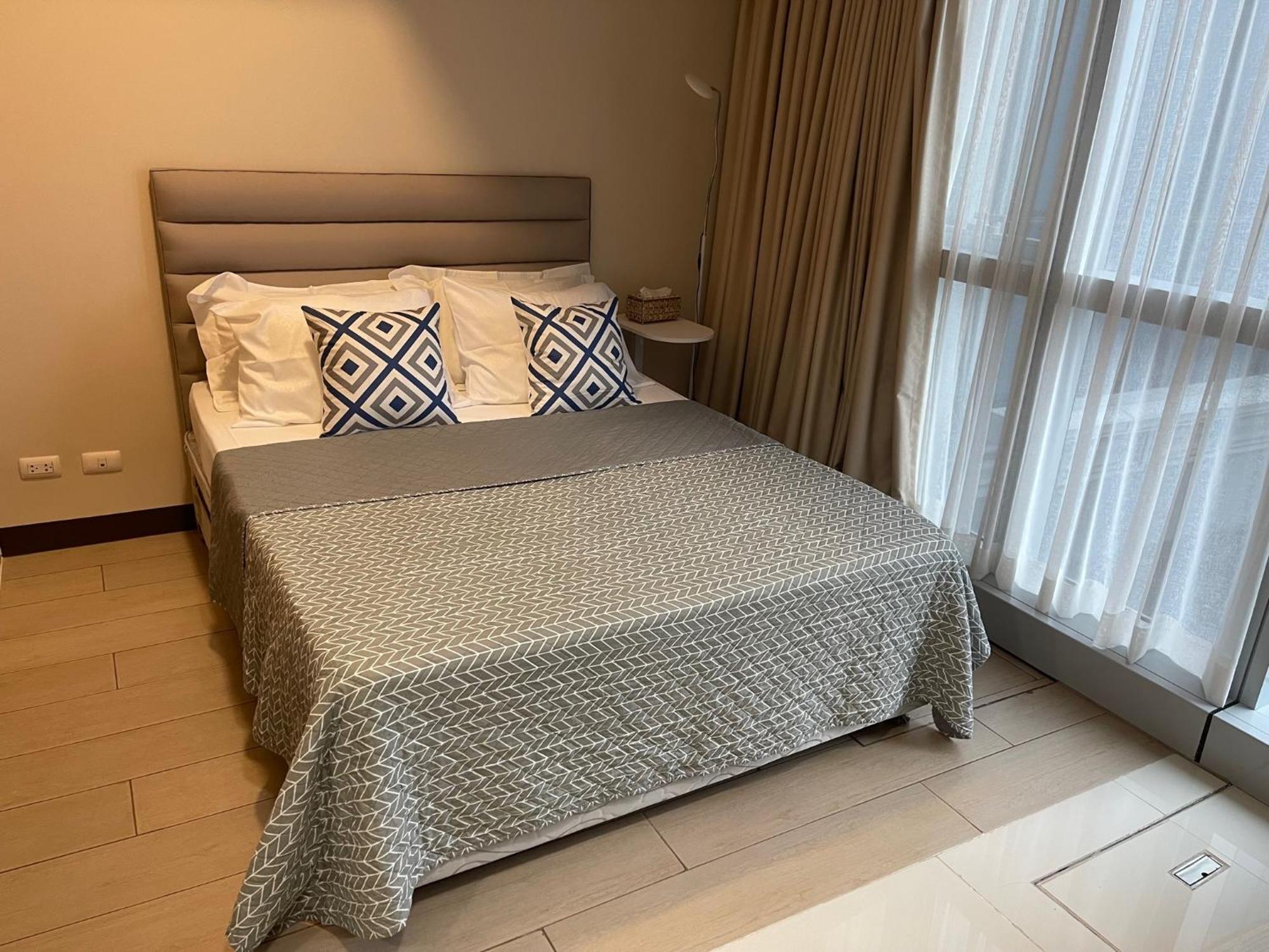 1 Bedroom Condo Uptown Parksuites Bgc, High Floor, Morning Sun 马尼拉 外观 照片